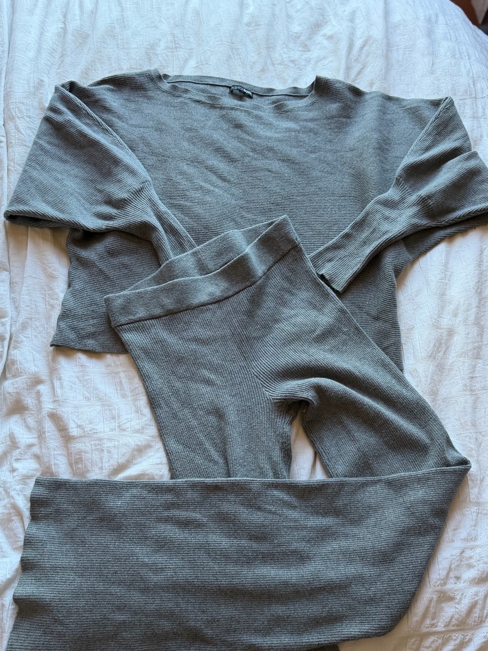 Women's Gray Knit Sweater Set - Comfortable Ribbed Lounge Top & Pants